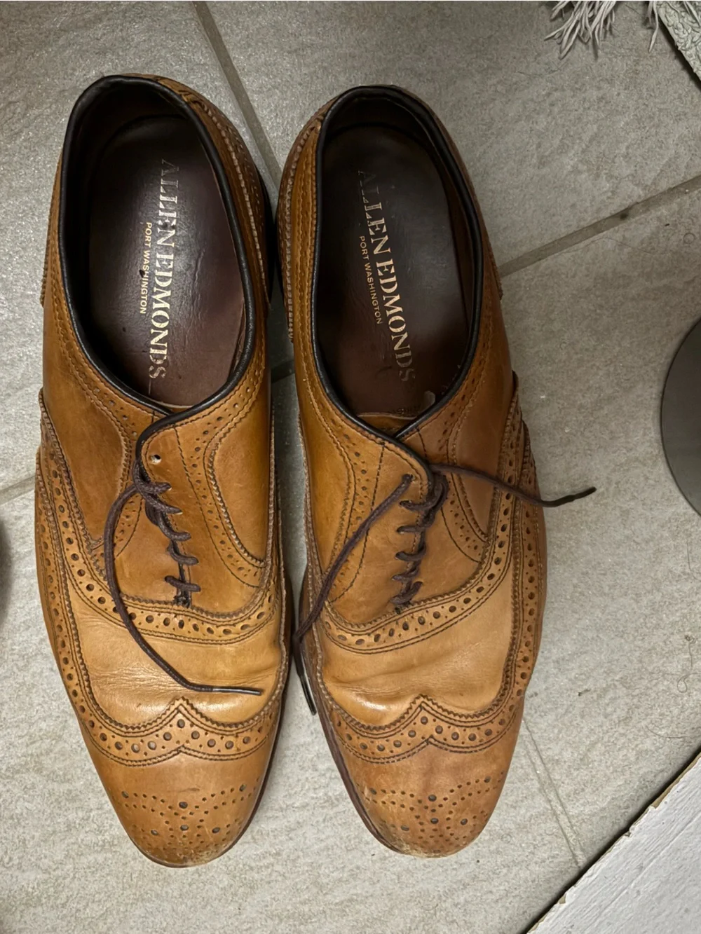 Allen  Men's Tan Leather Wingtip Brogues - Black Classic Dress Shoes